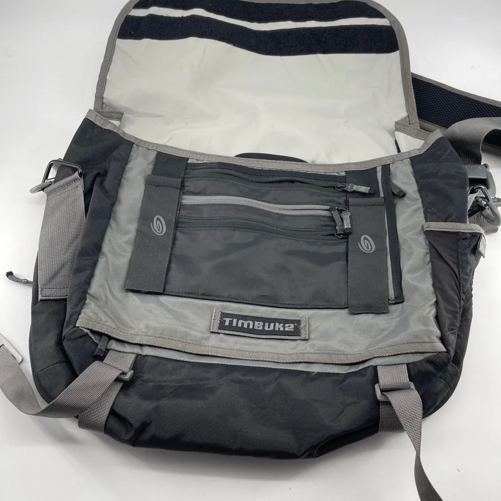 Timbuk2 Command Bag Black Grey Commuter Laptop Travel Shoulder Bag